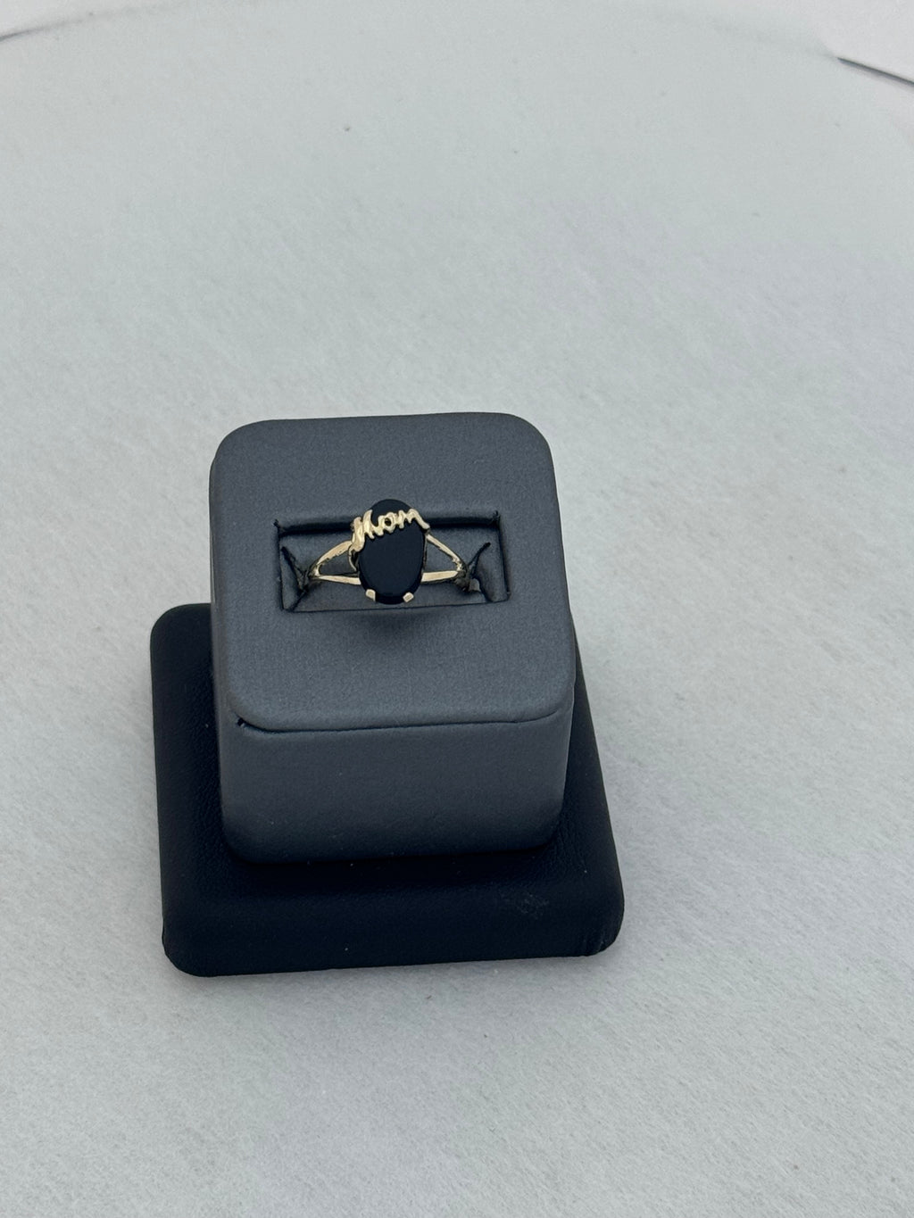 10K Yellow Gold "Mom" Script Black Onyx Ring