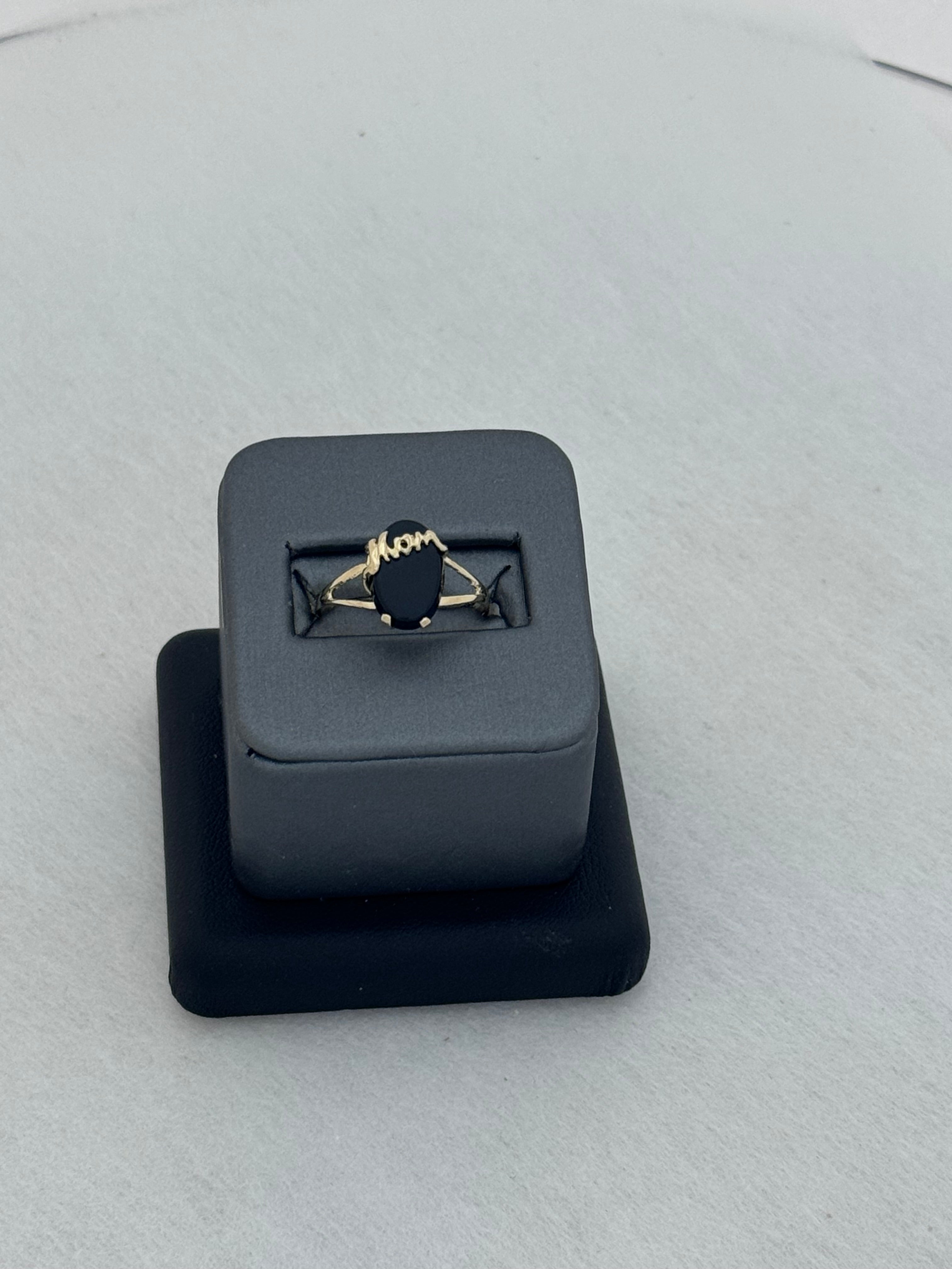 10K Yellow Gold "Mom" Script Black Onyx Ring