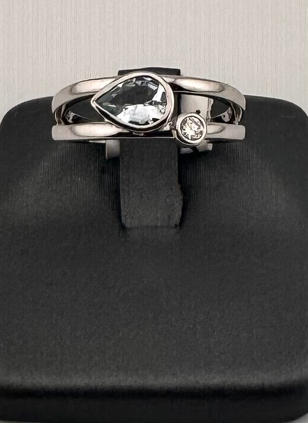10K White Gold Pear Aquamarine & Diamond Minimalist Ring