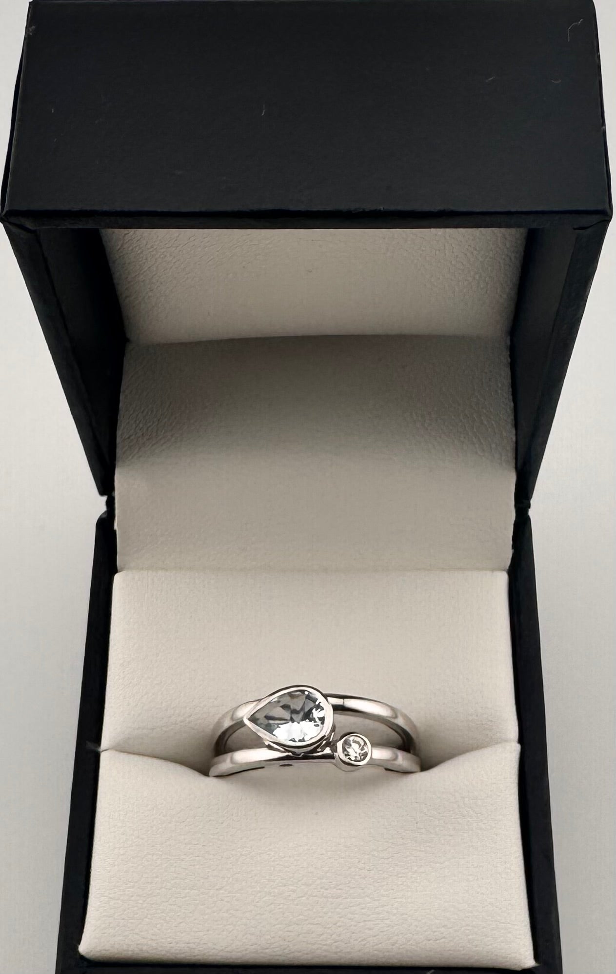 10K White Gold Pear Aquamarine & Diamond Minimalist Ring